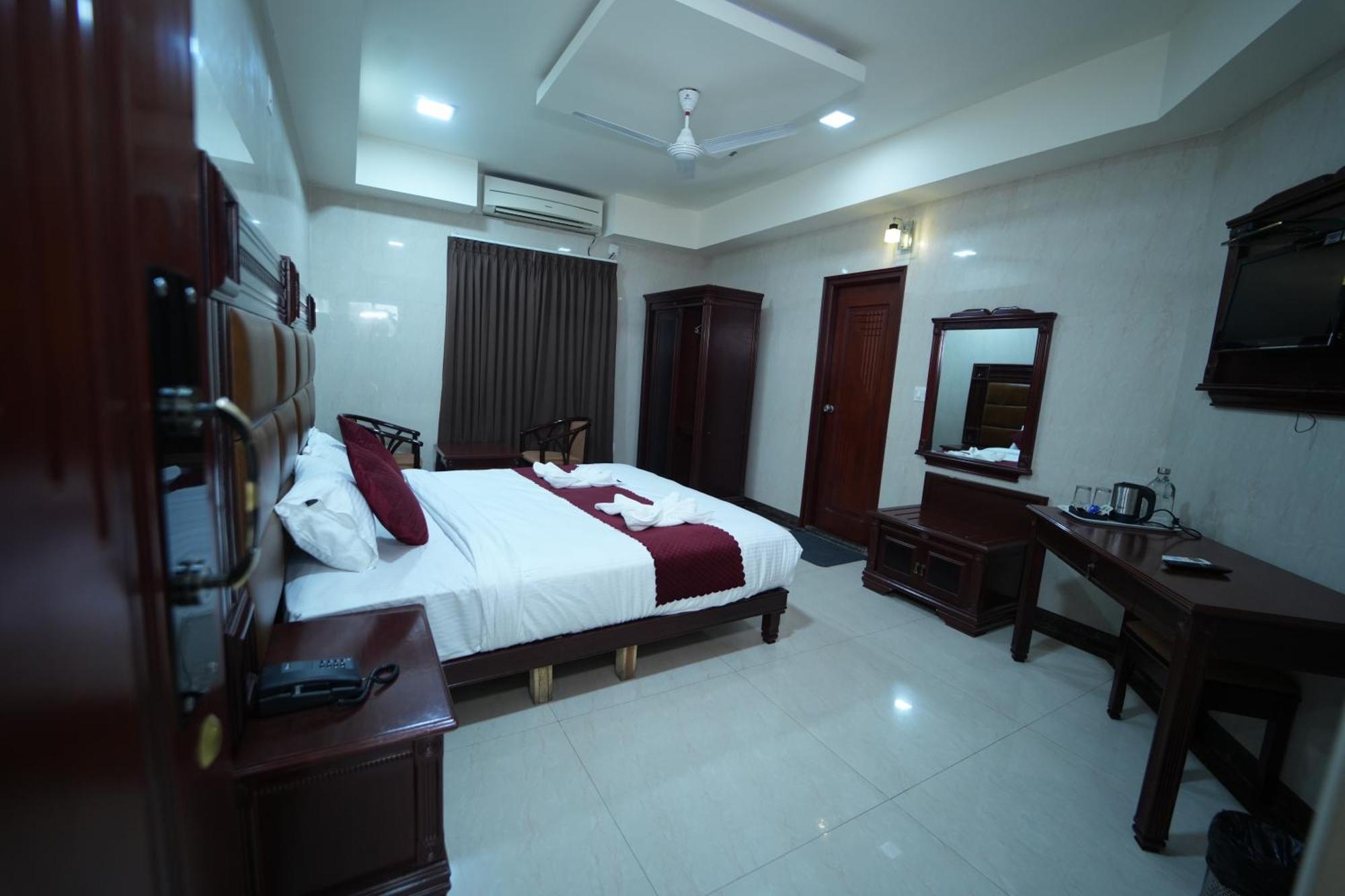 Mazus Urban Express Hotel Mysore Exterior foto