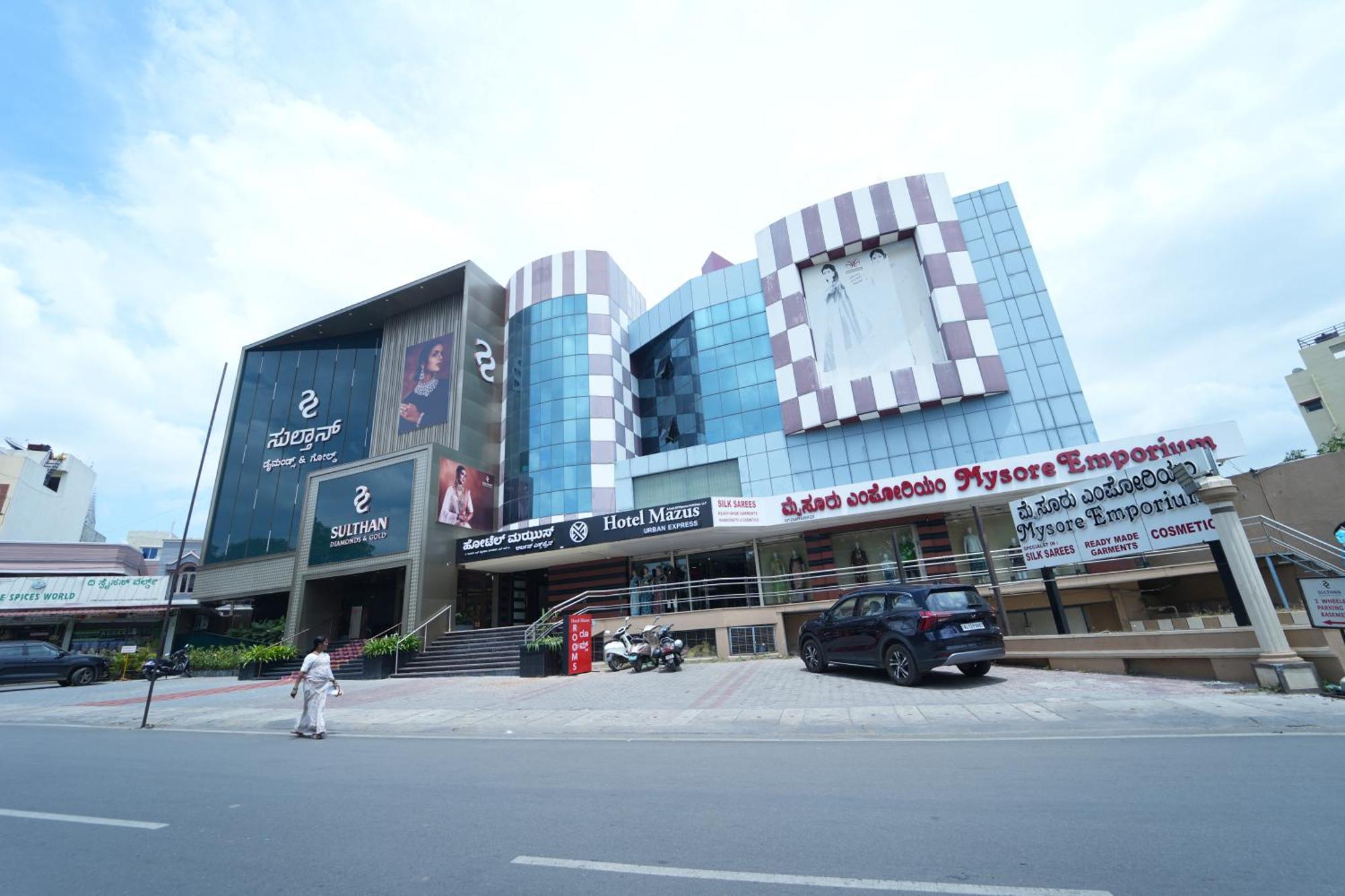 Mazus Urban Express Hotel Mysore Exterior foto
